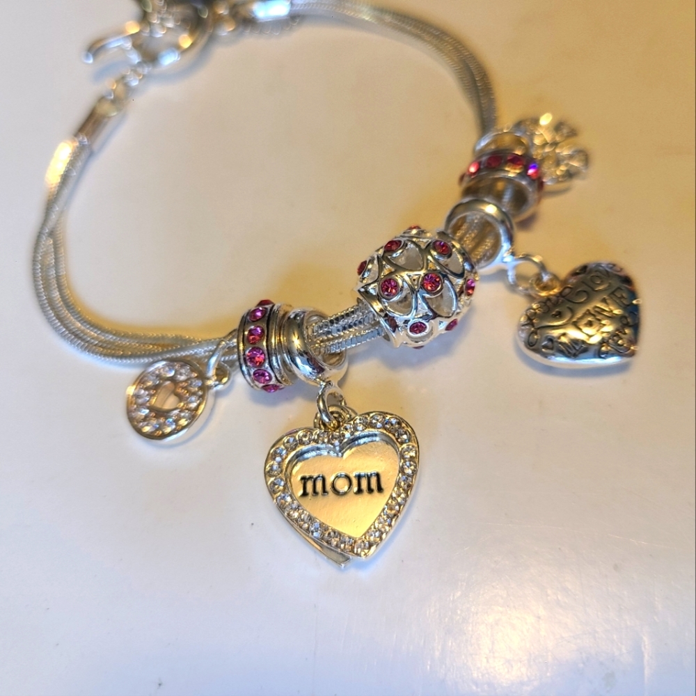 DaVinci Mom Charm Bracelet